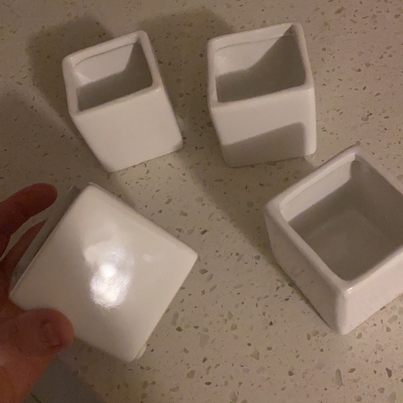 2x2 succulent planters white ceramic - Picture 4 of 4